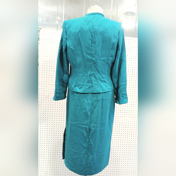 Chic Teal Skirt Set - Picture 7 of 16